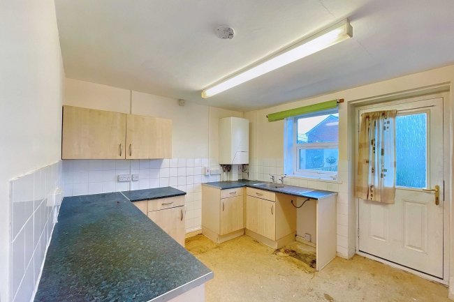 18 West Street, Templecombe, Somerset, BA8 0LG 6