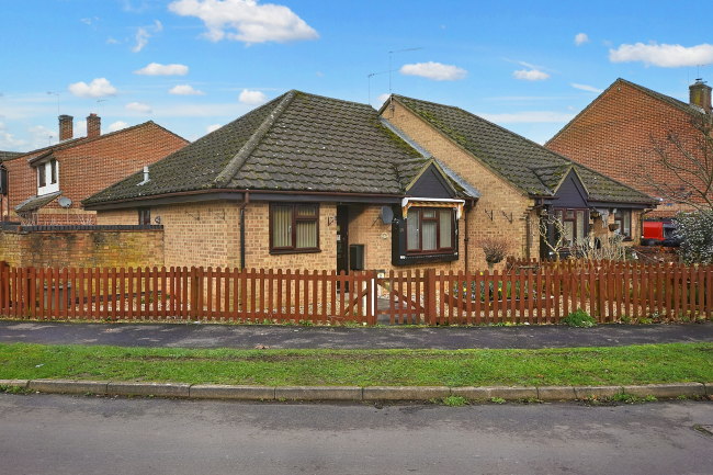 35 Coniston Road, Bordon, GU35 0NP 1