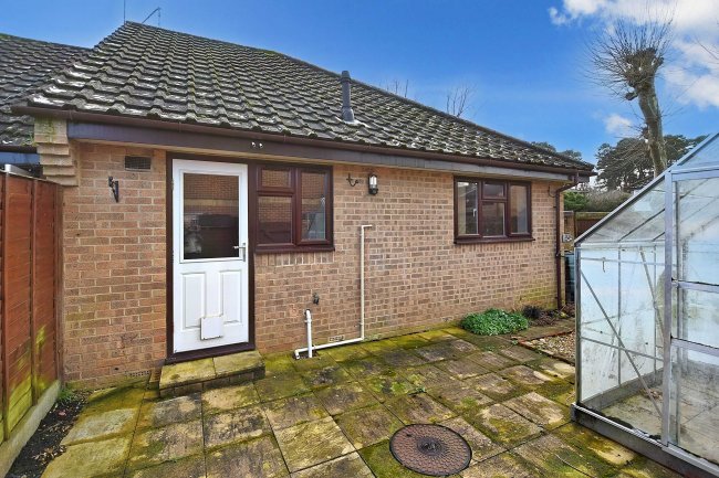 35 Coniston Road, Bordon, GU35 0NP 1