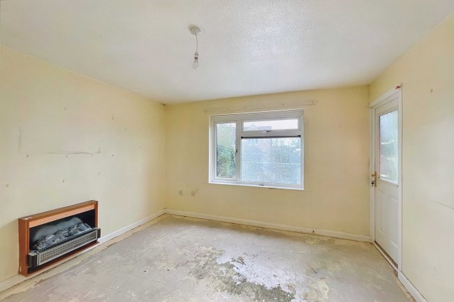 2 Eastfield Close, Martock, Somerset, TA12 6NJ 7