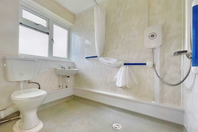 2 Eastfield Close, Martock, Somerset, TA12 6NJ 7