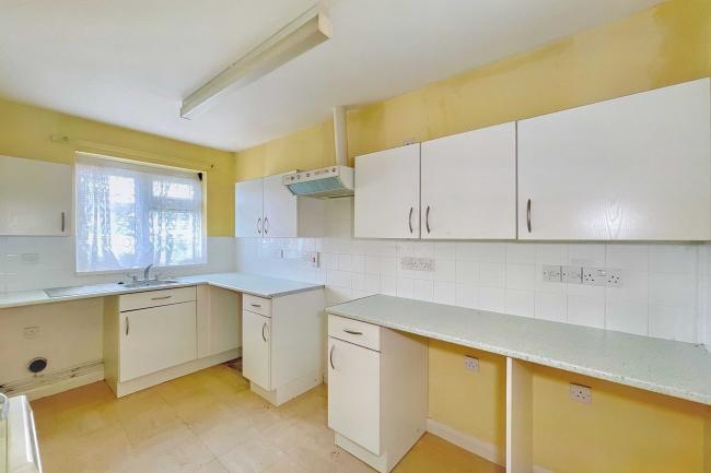 2 Eastfield Close, Martock, Somerset, TA12 6NJ 7