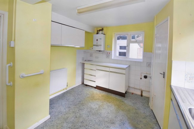 3 Gunns Farm, Liphook, Hampshire, GU30 7HL 6