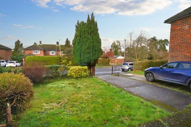 3 Gunns Farm, Liphook, Hampshire, GU30 7HL 6