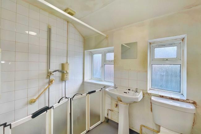 11 Greenhill Road, Yeovil, Somerset, BA21 5NB 7