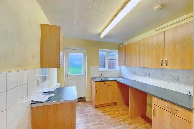 11 Greenhill Road, Yeovil, Somerset, BA21 5NB 7