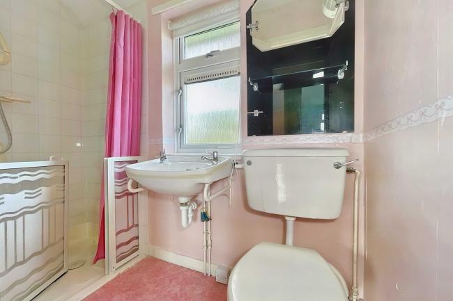 51 Newclose Terrace, Stoke Sub Hamdon, Somerset, TA14 6QH 8