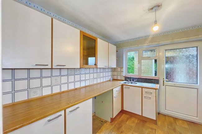10 Poplars Close, Yeovil Marsh, Yeovil, Somerset BA21 3QW 7