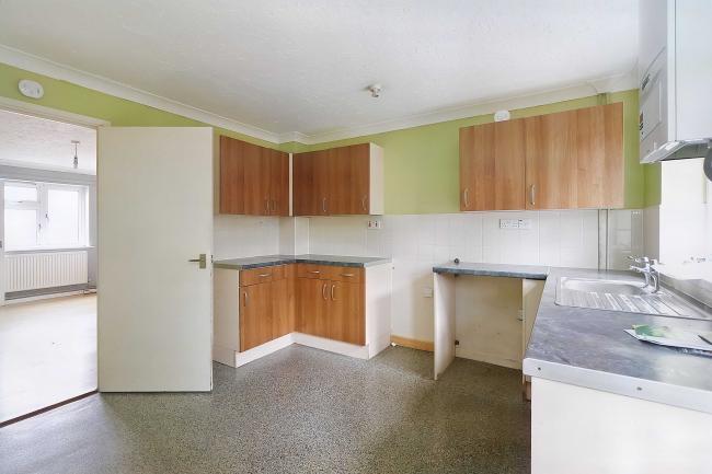 3 Bevis Close, Southampton, Hampshire, SO45 1RG 4