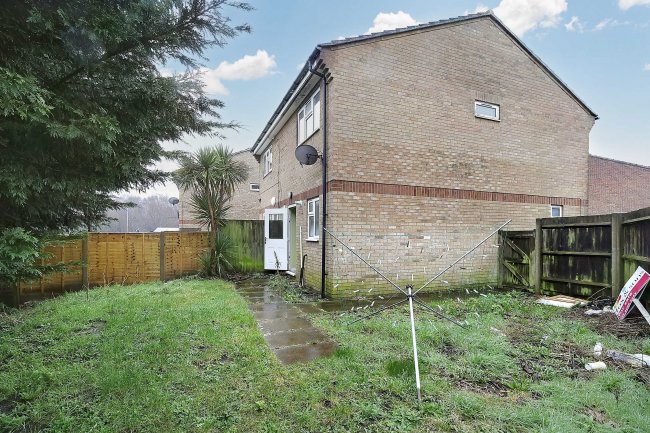 3 Bevis Close, Southampton, Hampshire, SO45 1RG 4