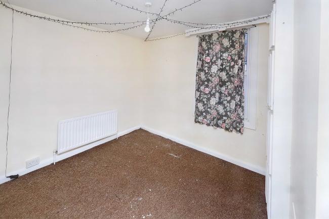 64 Constitution Road, Chatham, Kent, ME5 7DW 2