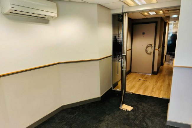 404 Bitterne Road Precinct, Southampton, SO18 1DD 1