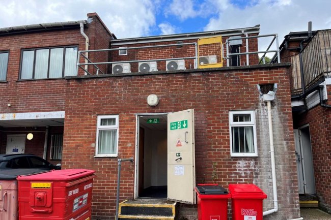 404 Bitterne Road Precinct, Southampton, SO18 1DD 1