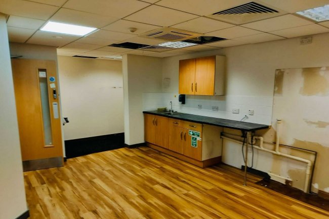 404 Bitterne Road Precinct, Southampton, SO18 1DD 1