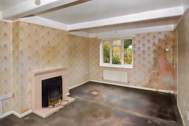 31 Vinson Road, Liss, GU33 7NE 7