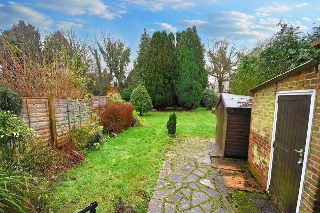 31 Vinson Road, Liss, GU33 7NE 7