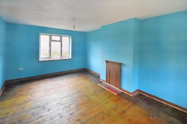 31 Vinson Road, Liss, GU33 7NE 7