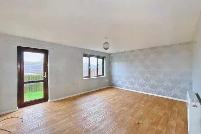 4 Ile Court, Ilminster, Somerset, TA19 0DE 8
