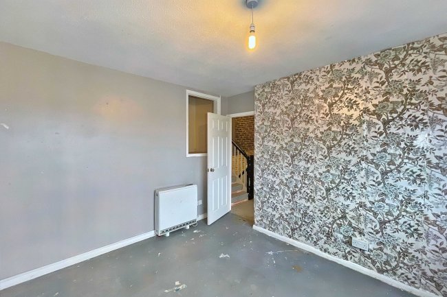 4 Ile Court, Ilminster, Somerset, TA19 0DE 8