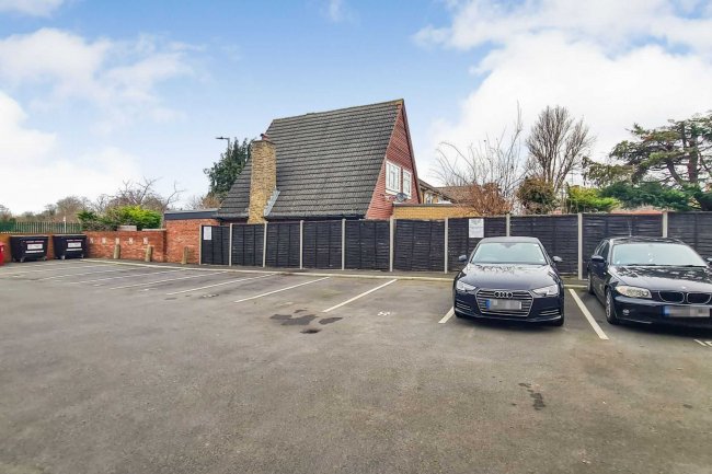 1 Ibbotson Court, Poyle Road, Colnbrook, Slough SL3 0HP 9