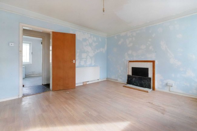 56 Grove Avenue, Pinner, Middlesex, HA5 5NU 8