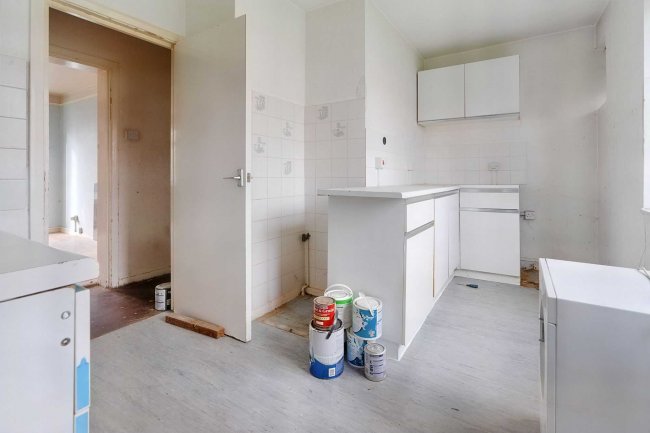 56 Grove Avenue, Pinner, Middlesex, HA5 5NU 8