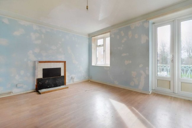 56 Grove Avenue, Pinner, Middlesex, HA5 5NU 8