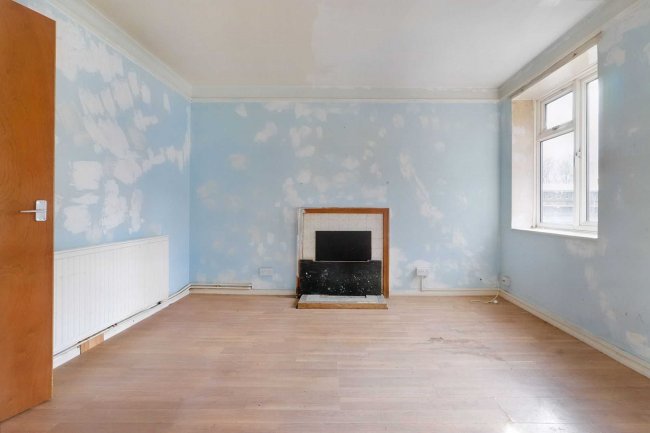 56 Grove Avenue, Pinner, Middlesex, HA5 5NU 8