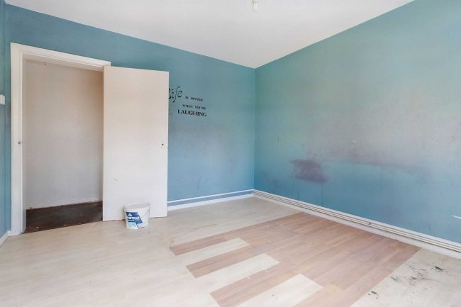 56 Grove Avenue, Pinner, Middlesex, HA5 5NU 8