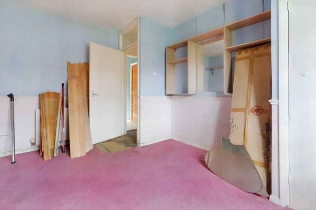 56 Grove Avenue, Pinner, Middlesex, HA5 5NU 8