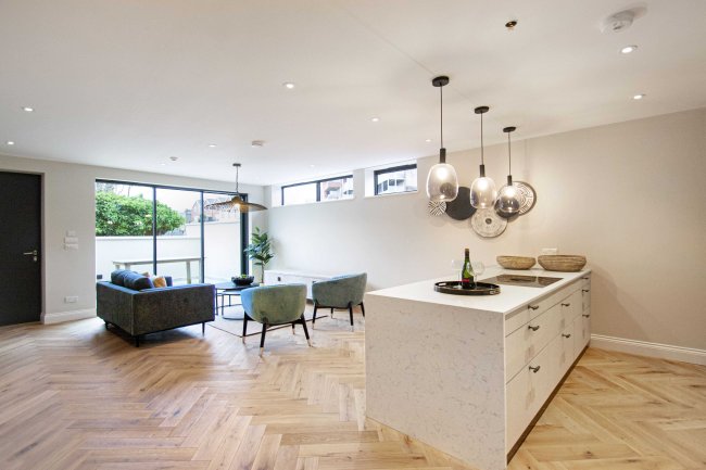Flat 1. 2 Replingham Road, Southfields, London, SW18 5LS 1