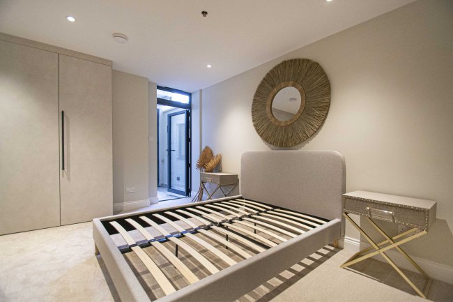 Flat 1. 2 Replingham Road, Southfields, London, SW18 5LS 1
