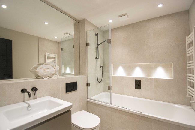 Flat 1. 2 Replingham Road, Southfields, London, SW18 5LS 1