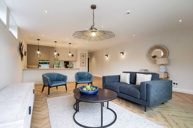 Flat 1. 2 Replingham Road, Southfields, London, SW18 5LS 1