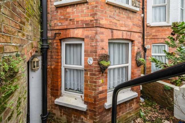 30B Bourne Street, Eastbourne, BN21 3EP 7