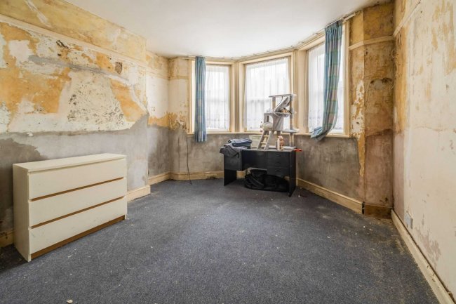 30B Bourne Street, Eastbourne, BN21 3EP 7