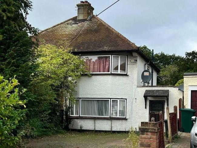 11 Dale Green Road, London, N11 1DN 2