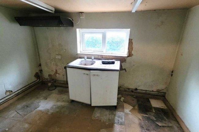 37 Chapel Hill, Reading, RG31 5BT 2