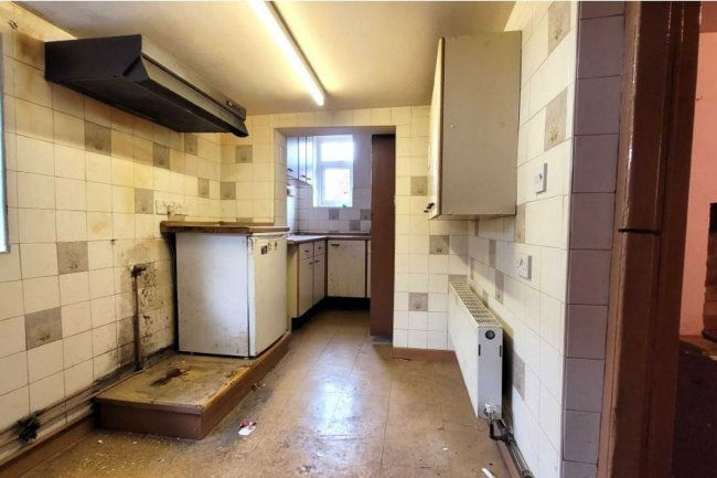 37 Chapel Hill, Reading, RG31 5BT 2