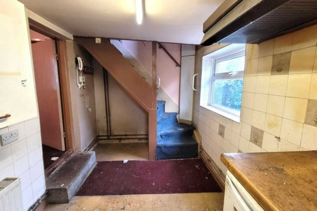 37 Chapel Hill, Reading, RG31 5BT 2