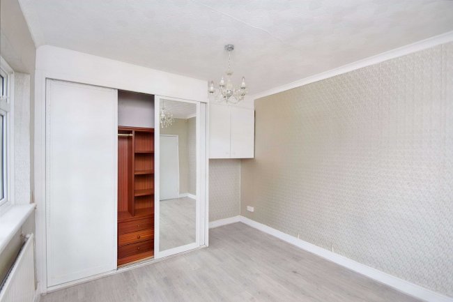 Pen-Y-Daith, 56 Bronwydd Road, Carmarthen, SA31 2AN 5