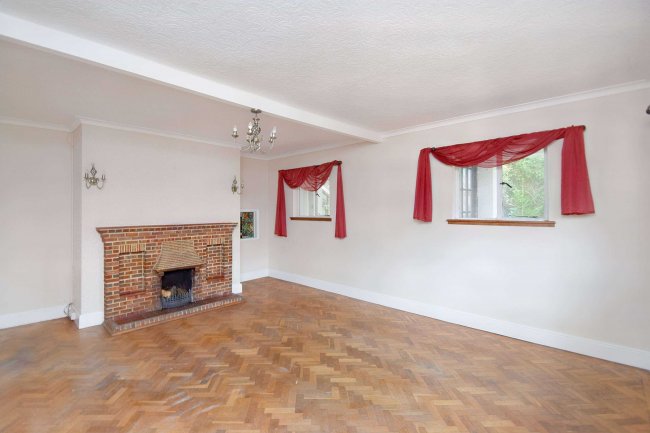 Pen-Y-Daith, 56 Bronwydd Road, Carmarthen, SA31 2AN 5