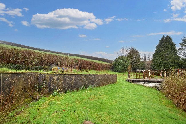 Pen-Y-Daith, 56 Bronwydd Road, Carmarthen, SA31 2AN 5