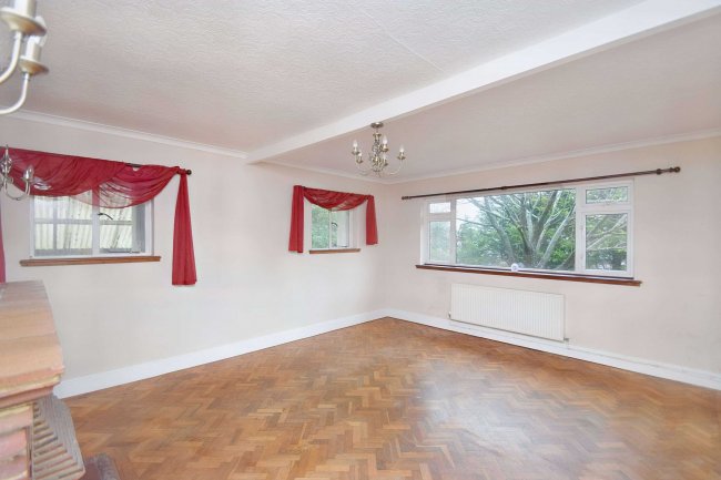 Pen-Y-Daith, 56 Bronwydd Road, Carmarthen, SA31 2AN 5