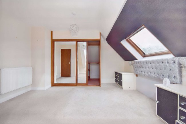 Pen-Y-Daith, 56 Bronwydd Road, Carmarthen, SA31 2AN 5