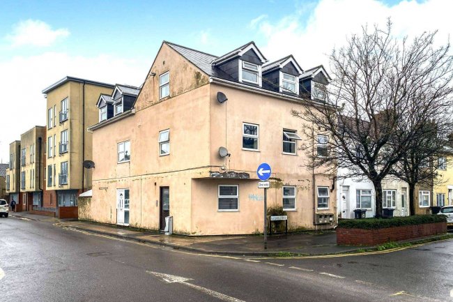 Flats A - F, 2 Aylesbury House, Swindon SN1 1AE 4