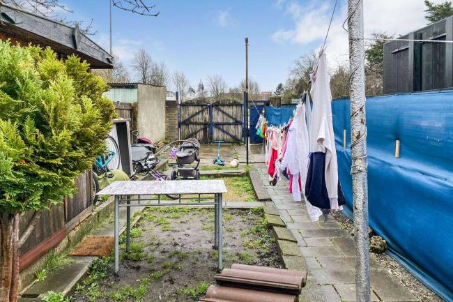 187 Beatrice Street, Swindon SN2 1BD 1