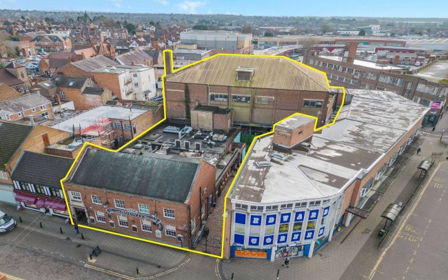 18 Market Place & 4 The Horsefair, Hinckley, Leicester LE10 1NT 1