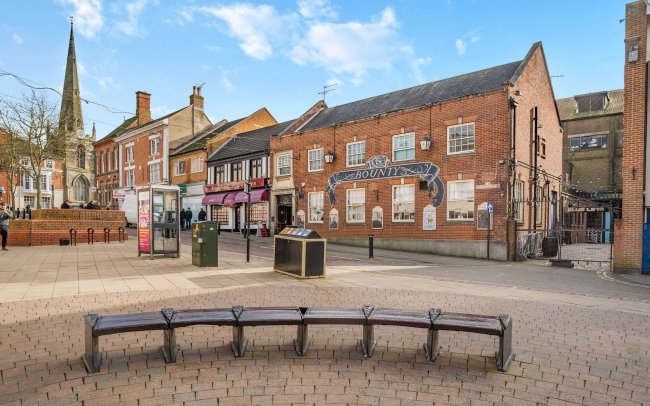 18 Market Place & 4 The Horsefair, Hinckley, Leicester LE10 1NT 1