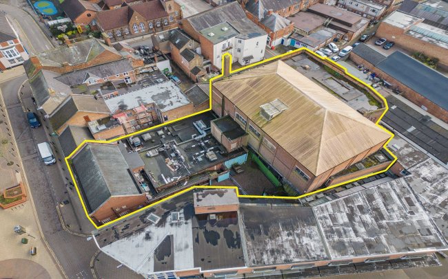 18 Market Place & 4 The Horsefair, Hinckley, Leicester LE10 1NT 1